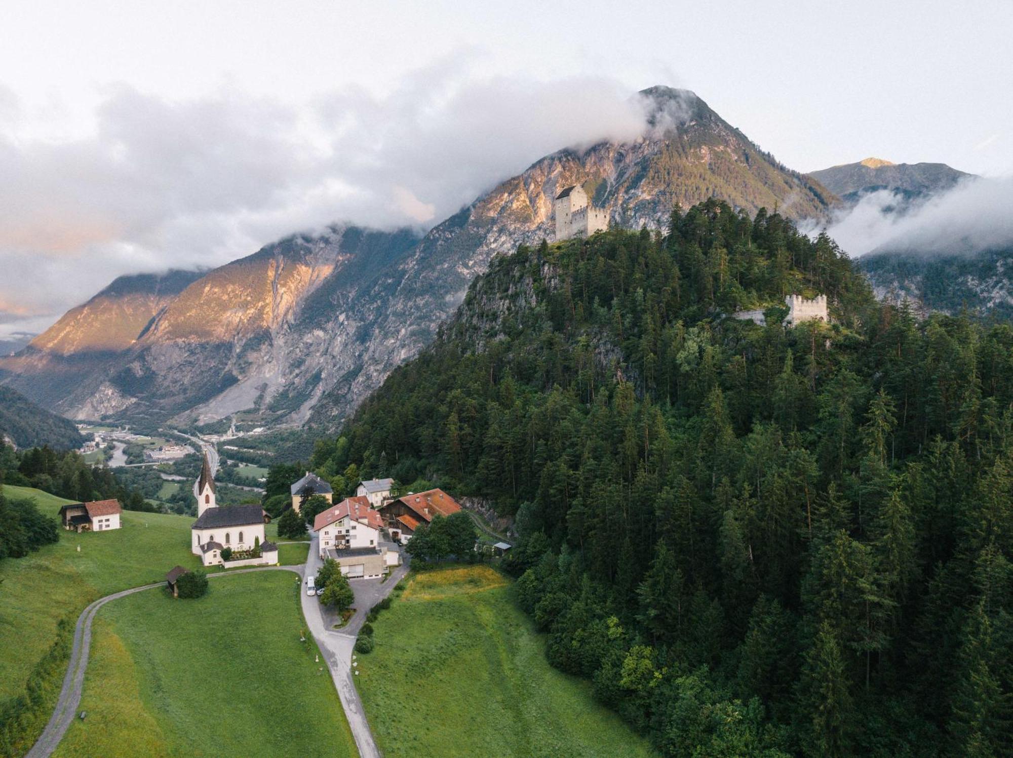 Hotel Kronburg 3*